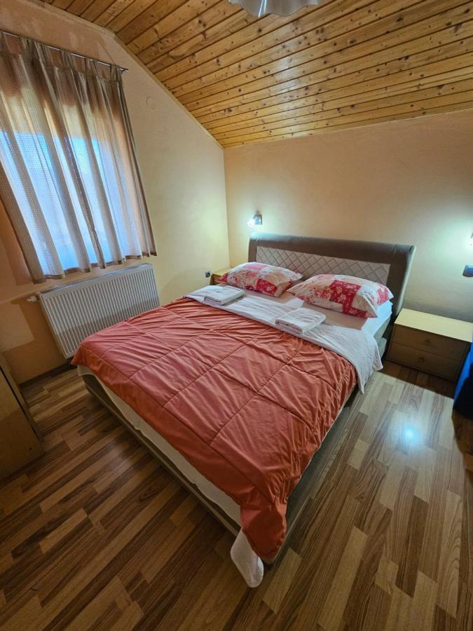 House Mirjana Hotel Smoljanac Exterior photo