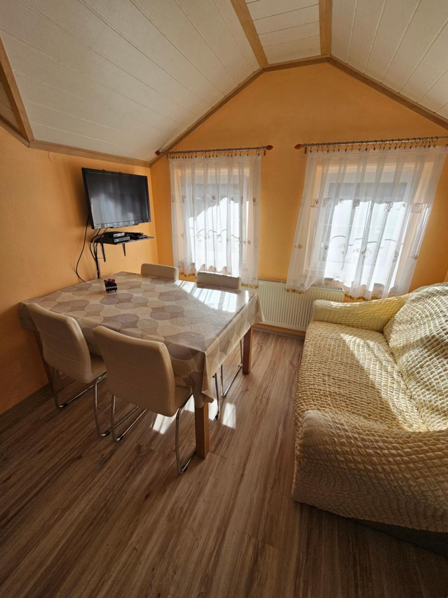 House Mirjana Hotel Smoljanac Exterior photo