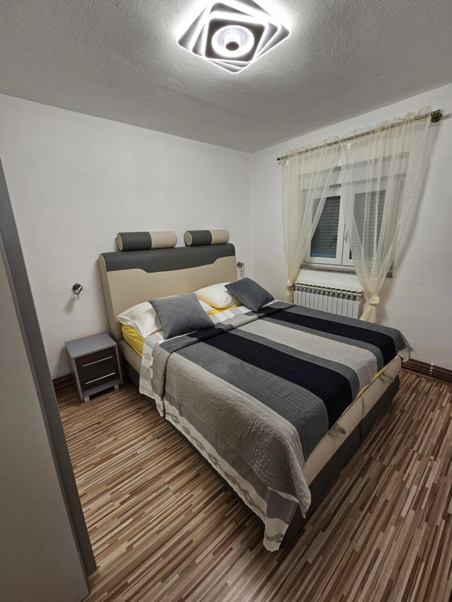 House Mirjana Hotel Smoljanac Exterior photo